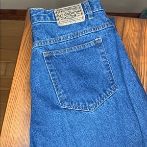 Liz Claiborne Mom Jeans Wedgie Fit 12 short